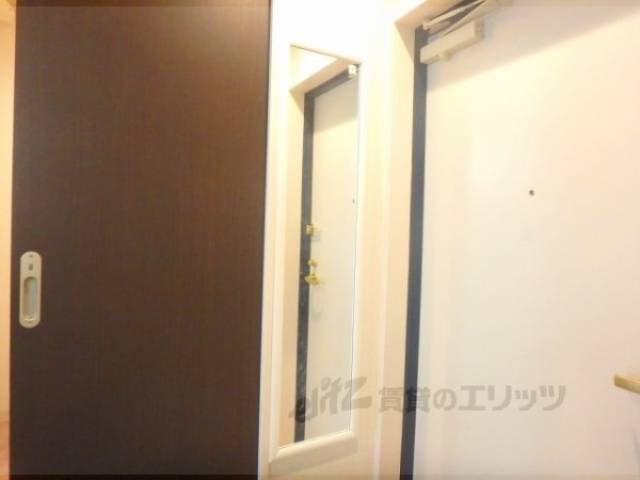 玄関　姿見つきです