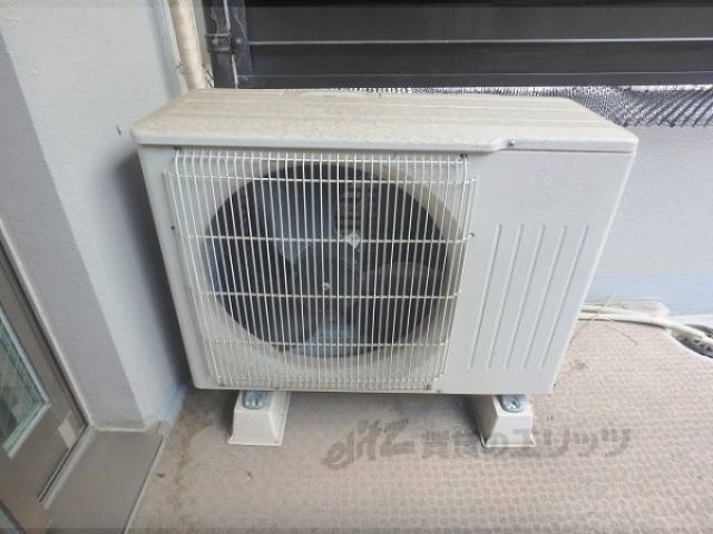 エアコン　室外機