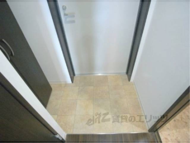 玄関　（上棚）