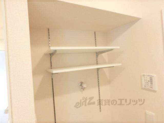 洗濯機置場　上部棚