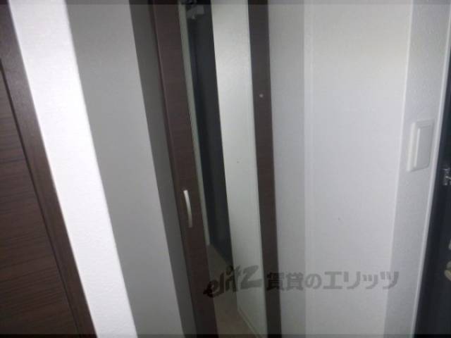 下駄箱　鏡付き