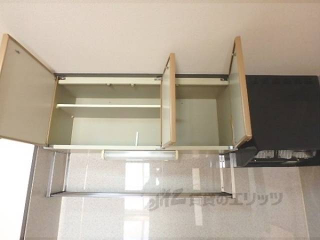 キッチン　上段収納