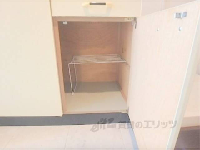 キッチン　収納下部