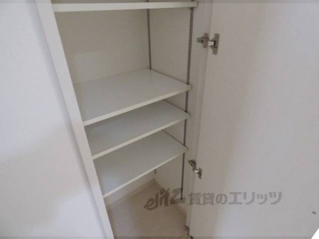 収納　廊下