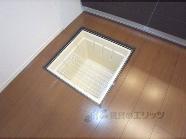 キッチン　床下収納