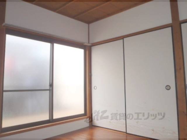 洋室　２階南側の洋室です