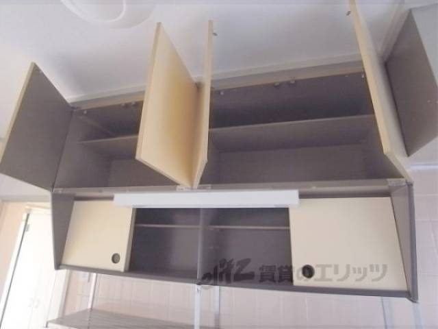 キッチン　上部収納