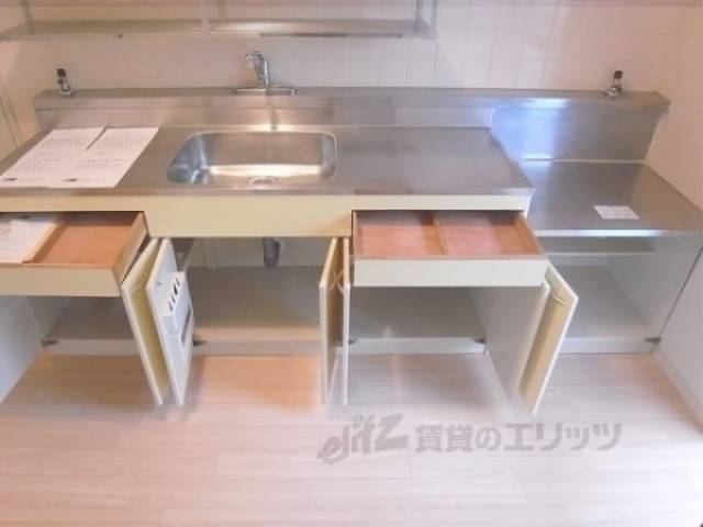 キッチン　キッチン下部収納