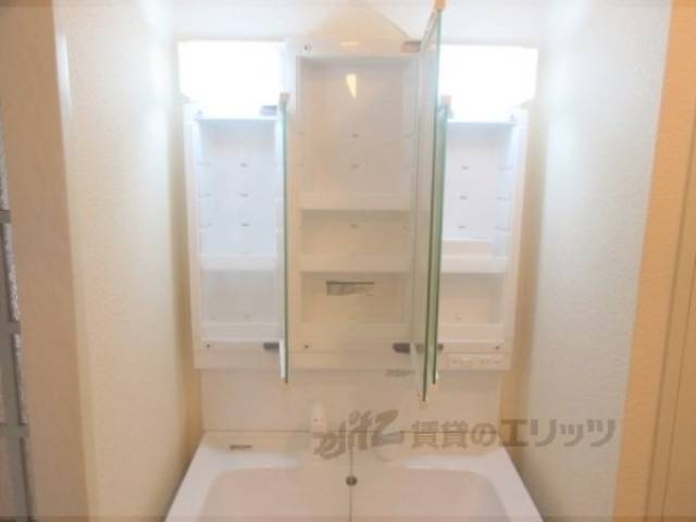 洗面所　上収納