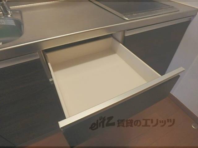 キッチン　引出収納