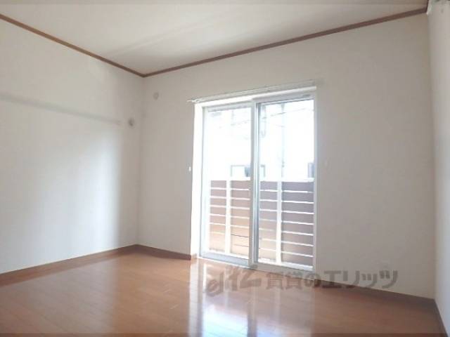 洋室　６．５帖