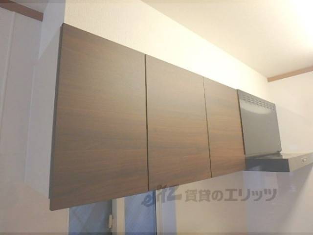 キッチン　上部収納