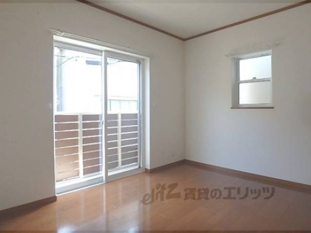 洋室　６．５帖