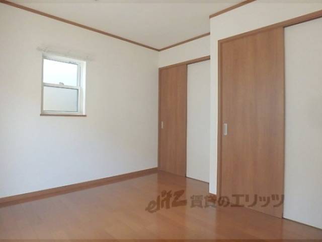 洋室　６．５帖