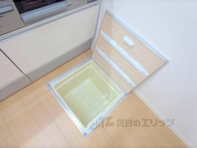 キッチン　床下収納