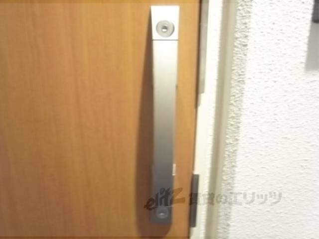 玄関　ツーロック