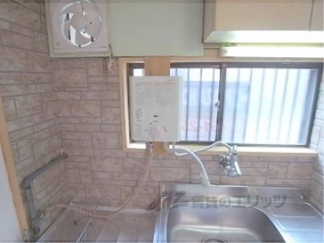 キッチン　湯沸かし器