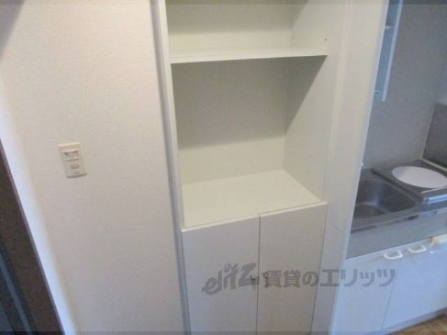 下駄箱　ドアノブ