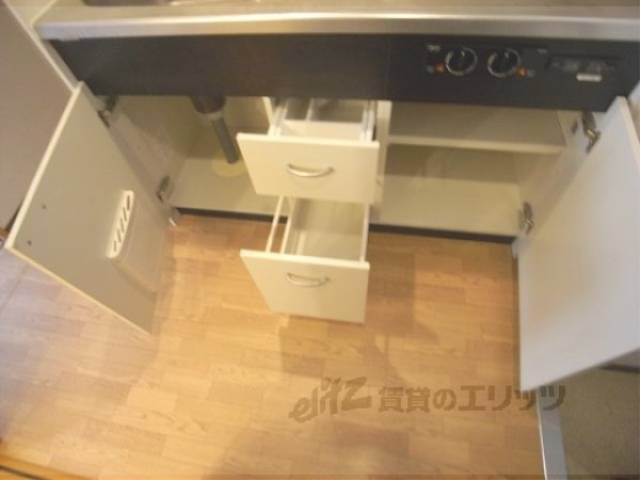 キッチン　キッチン下収納