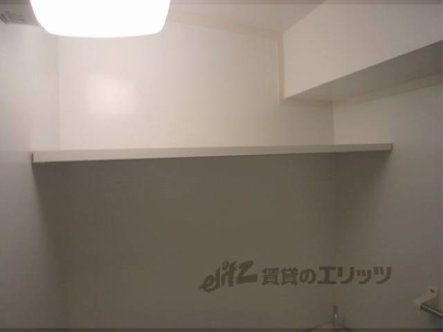 トイレ　トイレ棚