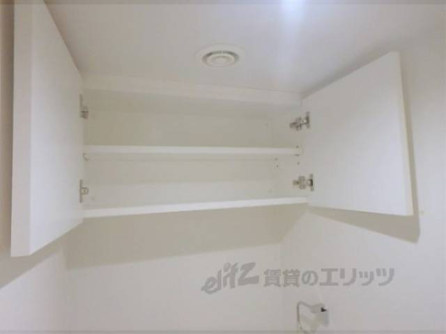 トイレ　収納棚