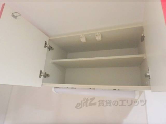 キッチン　上部収納