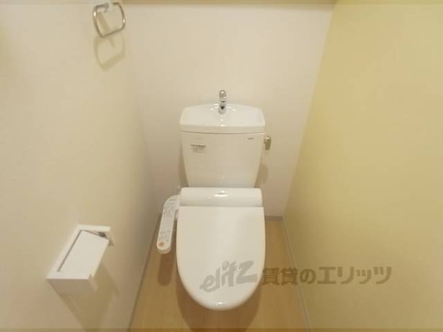 トイレ　ウォシュレット付