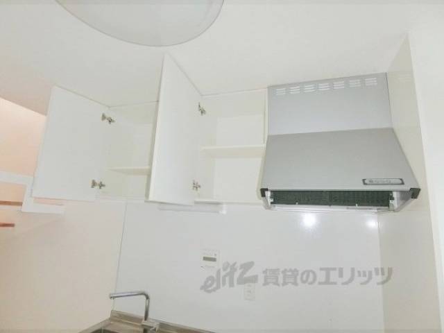 キッチン　キッチン上部収納