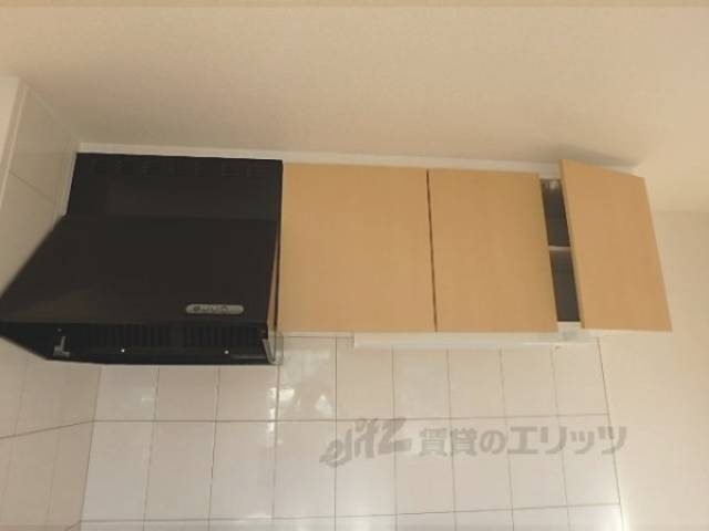 キッチン　上段収納