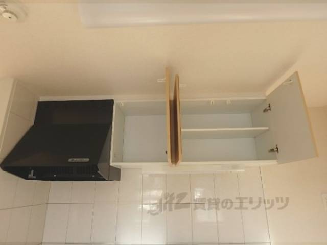 キッチン　上段収納