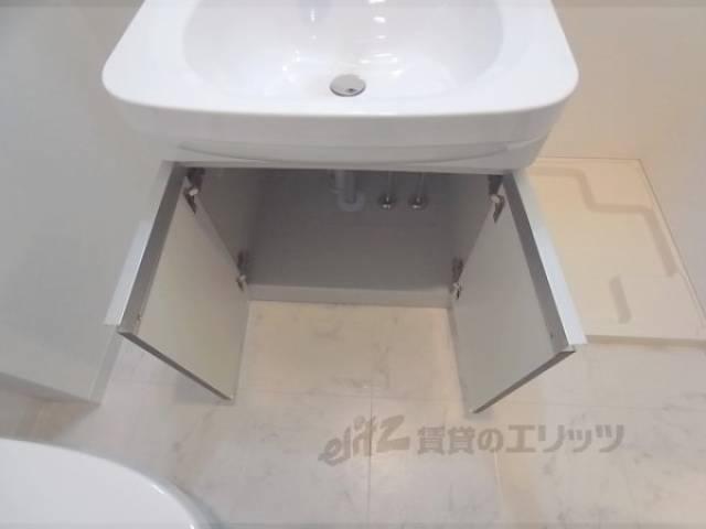 洗面所　下部収納