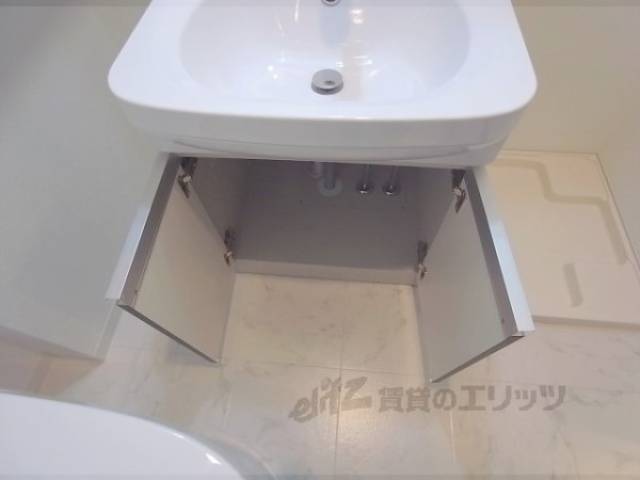 洗面所　下部収納