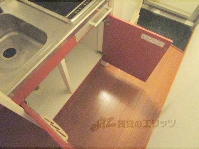 キッチン　収納下部