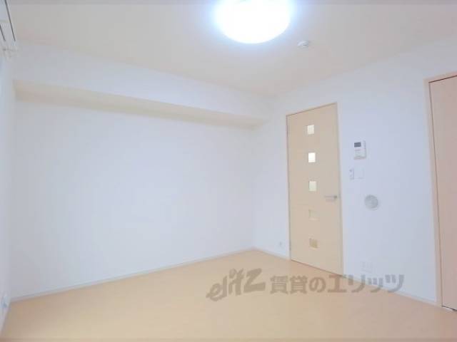 居室　一人暮らしにはちょうど良い広さです。