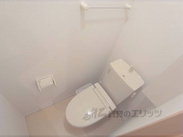 トイレ　洗浄機能付きのキレイなトイレです。