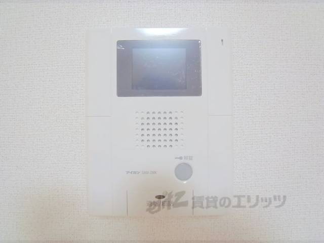 モニターフォン　モニターでの訪問者確認が可能です。