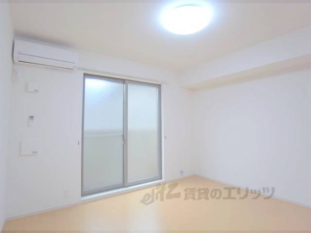 居室　明るく、清潔感のあるお部屋です。