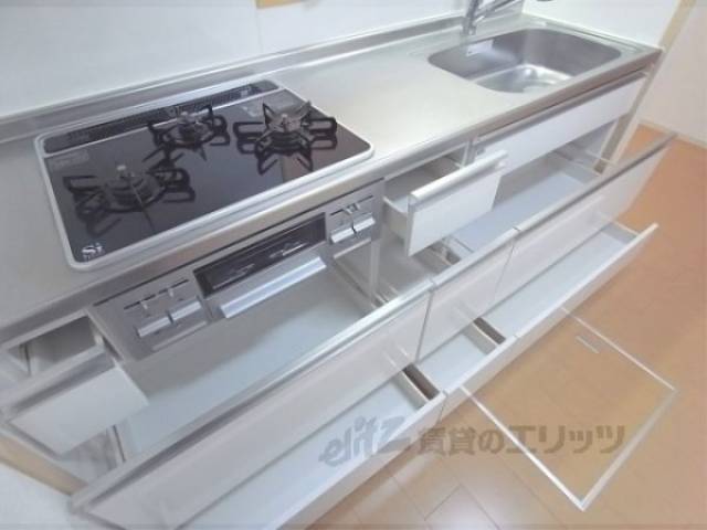 キッチン　下部収納