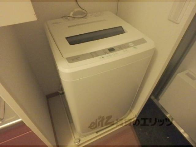 洗濯機置場　洗濯機