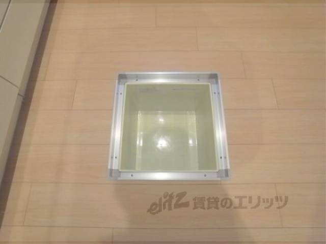 キッチン　床下収納