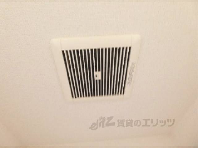 トイレ　換気扇