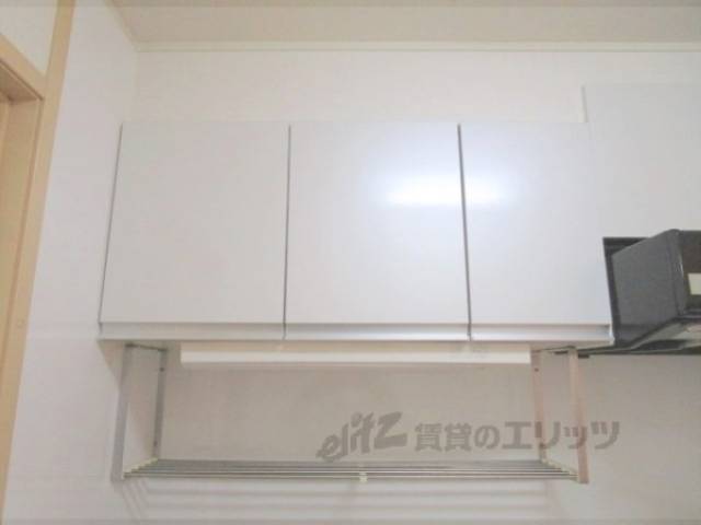 キッチン　上段収納