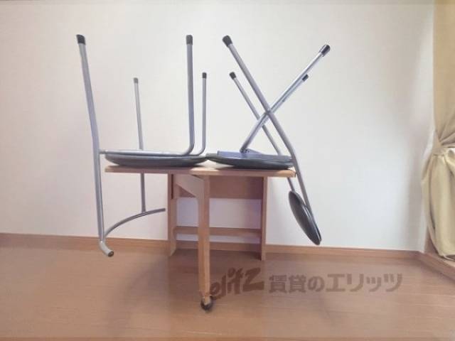 備え付けテーブル