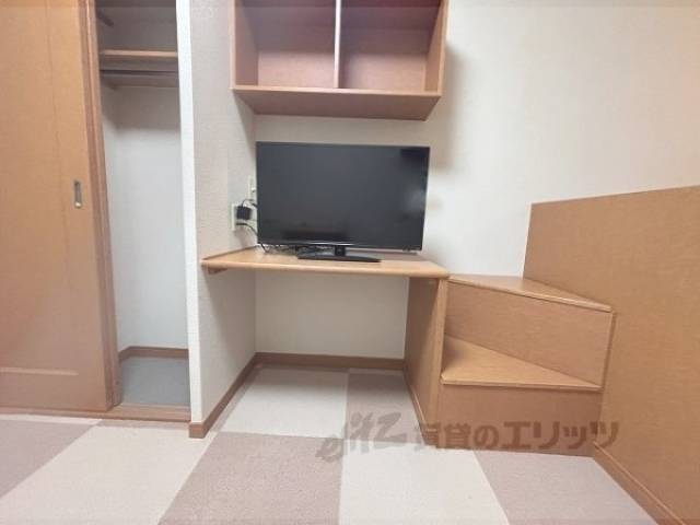 備え付けテレビ