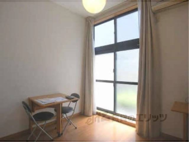 洋室　明るいお部屋ですね