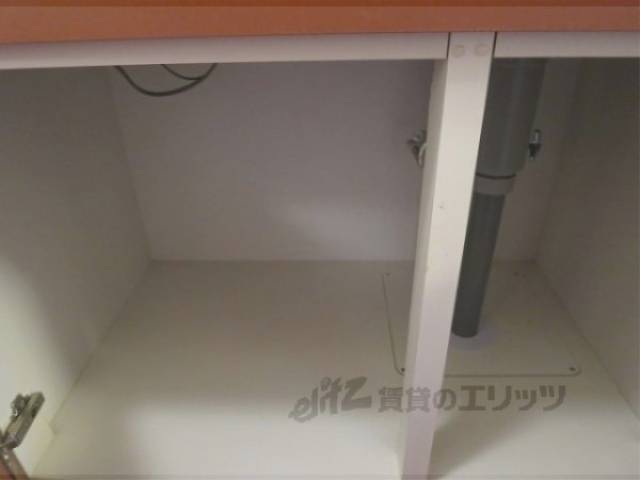 収納　キッチン下部収納