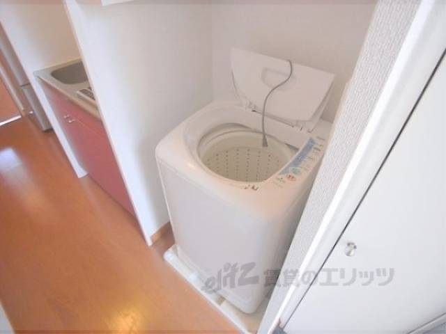 洗濯機置場　家電付きです。