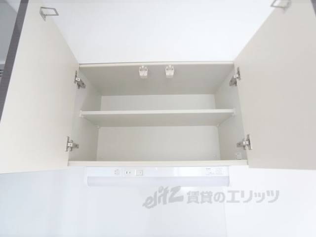 キッチン　上部収納