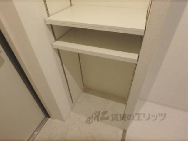 玄関　可動棚