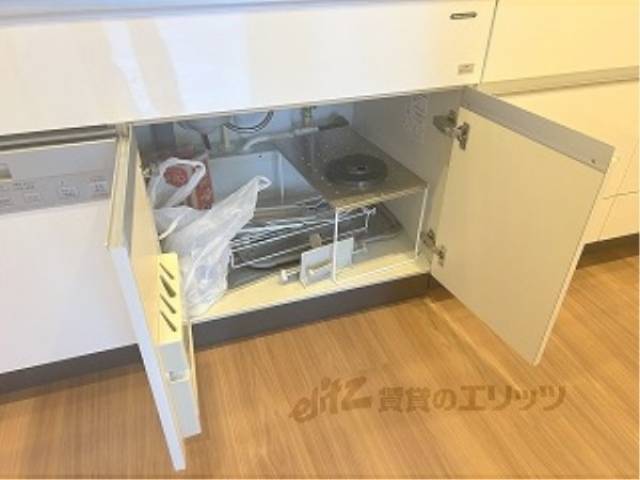キッチン　下部収納